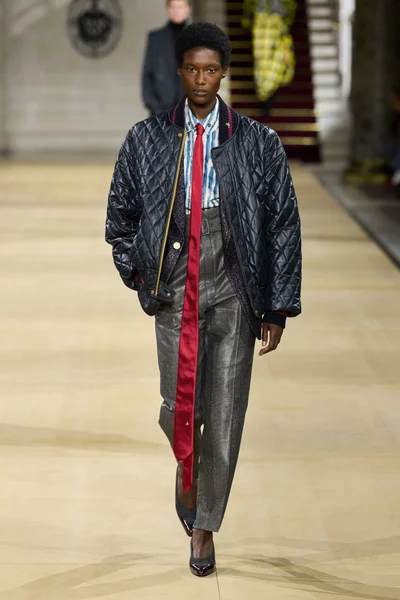 Look 14